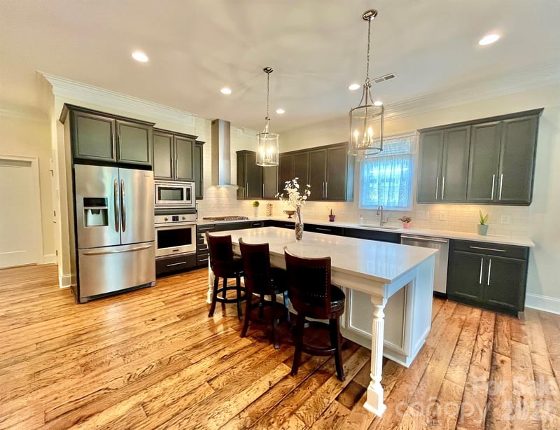 1025 Sharon Amity Rd, Charlotte, NC 28211