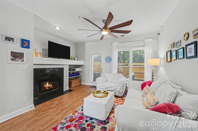 1043 Park West Dr, Charlotte, NC 28209