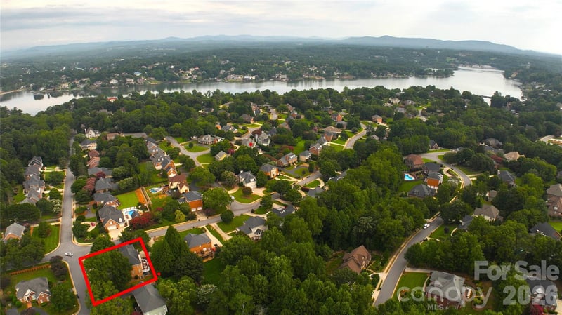 232 40th Avenue Dr NW, Hickory, NC 28601