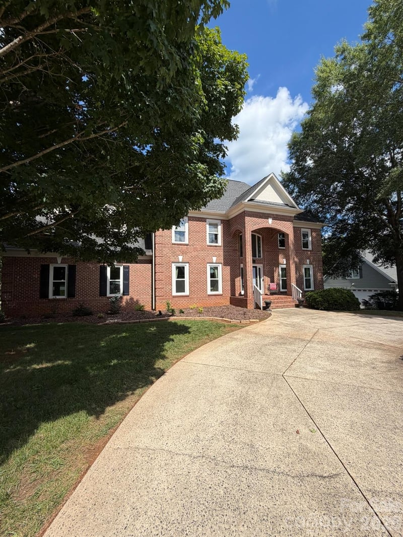 232 40th Avenue Dr NW, Hickory, NC 28601