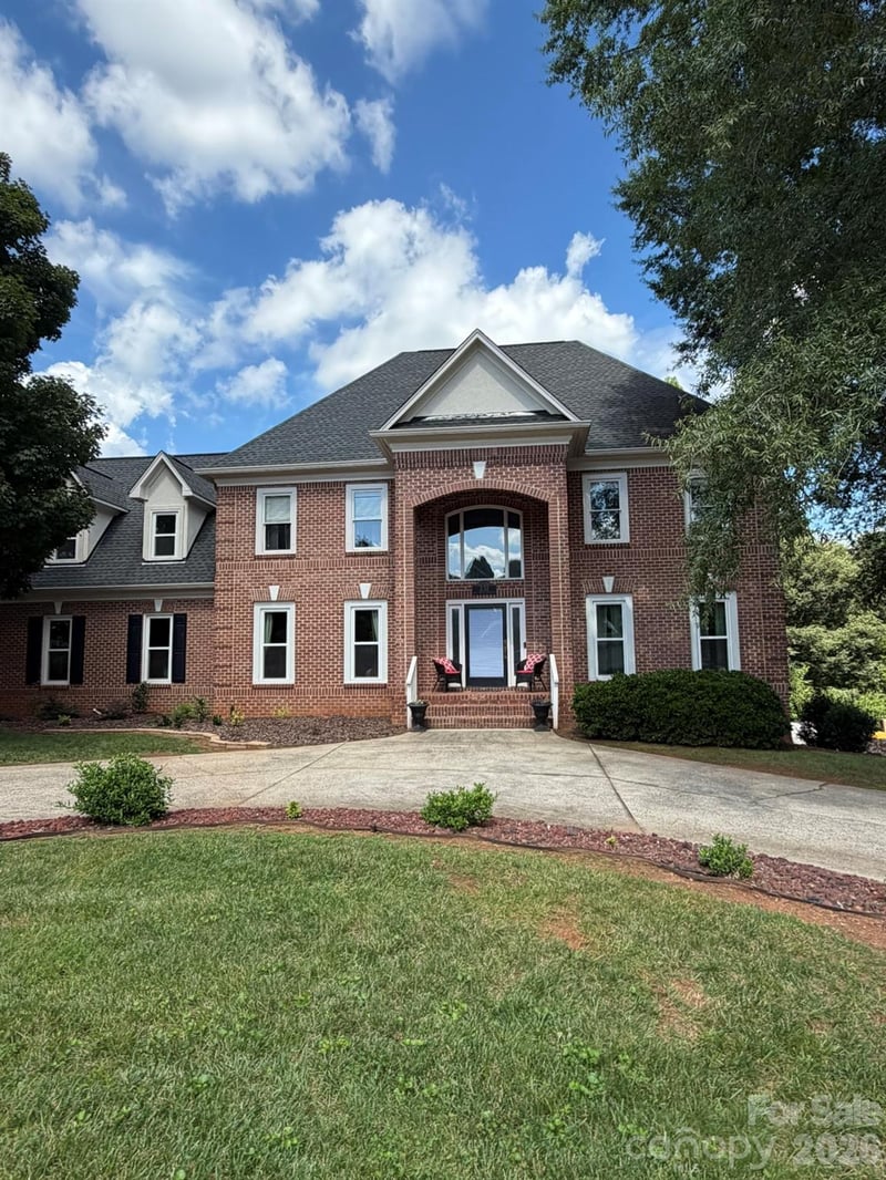 232 40th Avenue Dr NW, Hickory, NC 28601