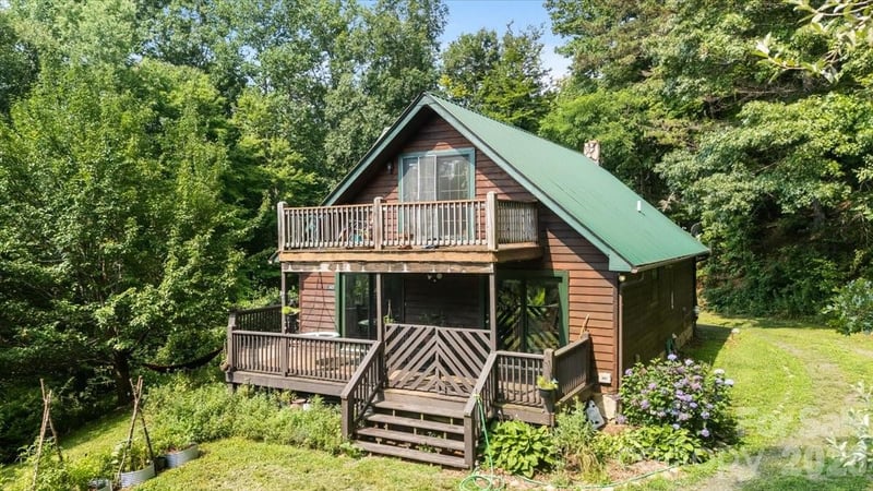 149 Charlie Mac Dr, Burnsville, NC 28714