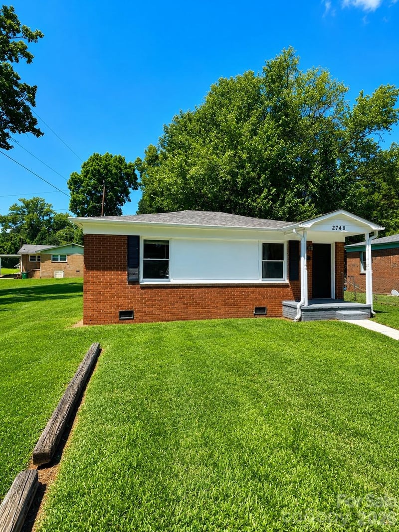 2740 Remington St, Charlotte, NC 28216