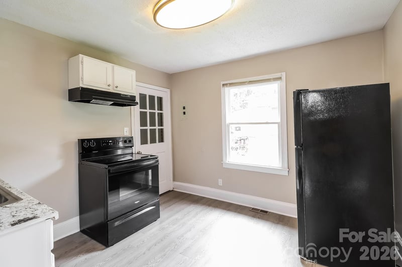 2740 Remington St, Charlotte, NC 28216