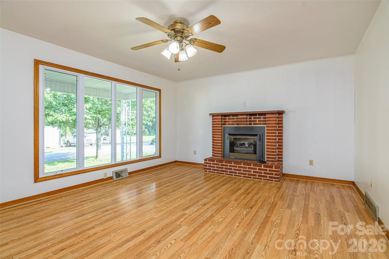 32 Kathy Dr, Waynesville, NC 28786