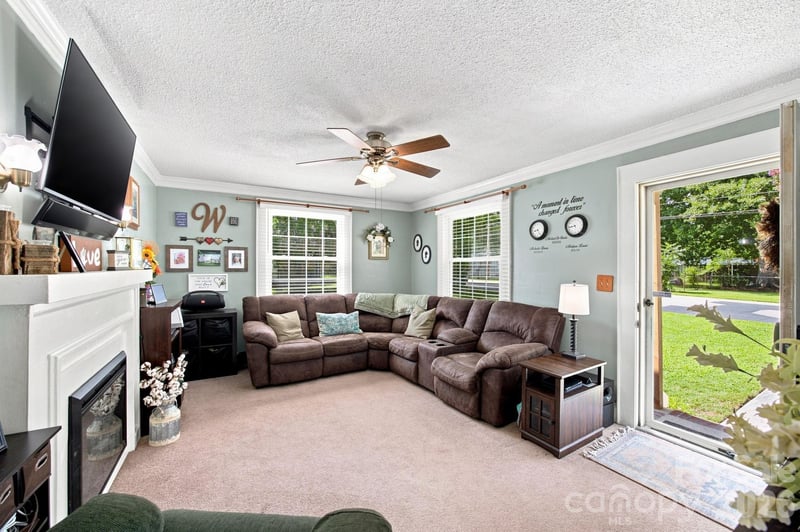 2102 Englewood St, Kannapolis, NC 28083