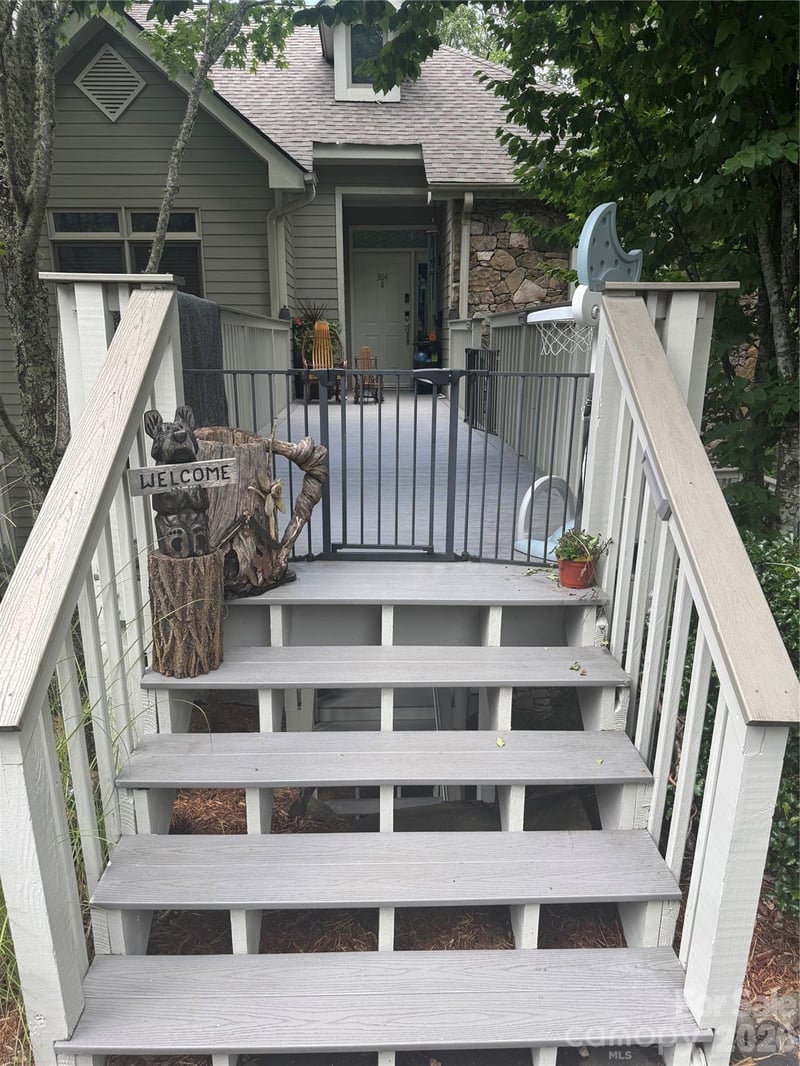 10 Stoney Falls Loop #304, Burnsville, NC 28714