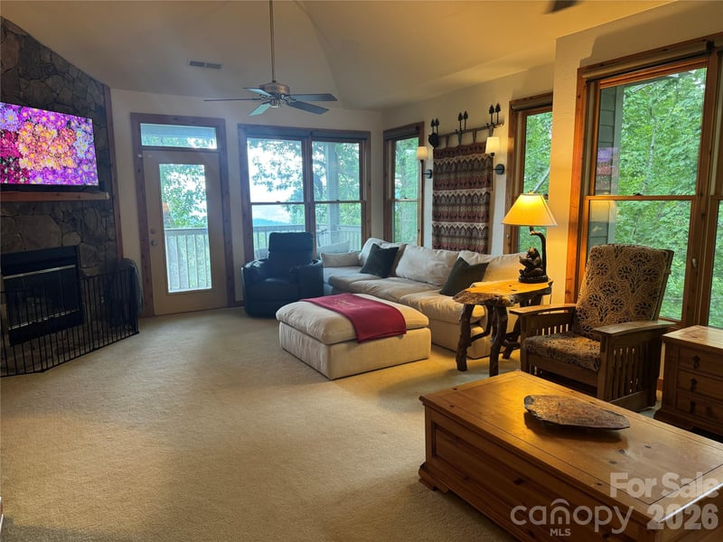 10 Stoney Falls Loop #304, Burnsville, NC 28714