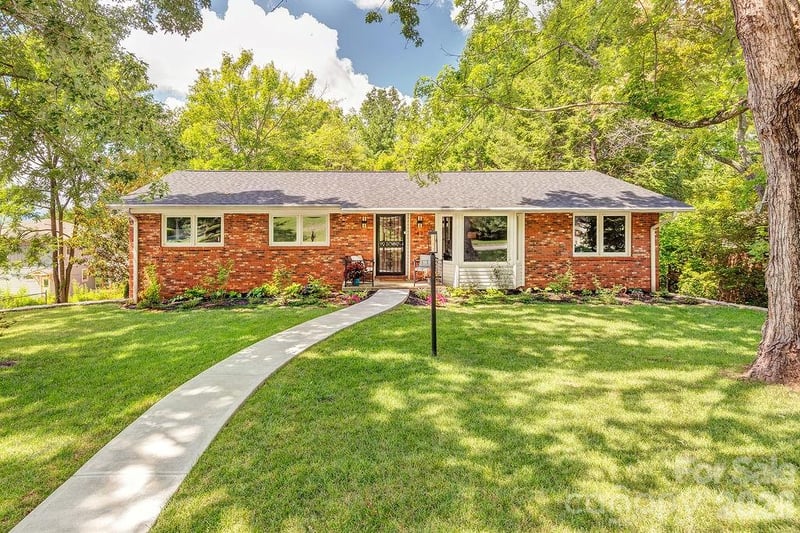 47 Deerwood Dr, Asheville, NC 28805