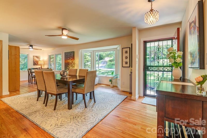47 Deerwood Dr, Asheville, NC 28805
