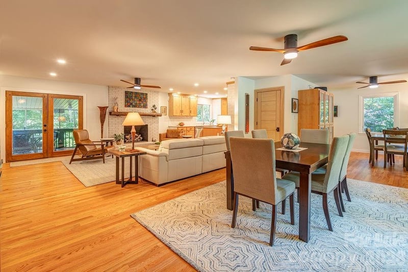 47 Deerwood Dr, Asheville, NC 28805