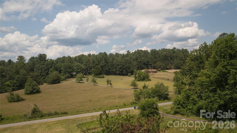 60 Upper Roberts Branch Rd, Weaverville, NC 28787