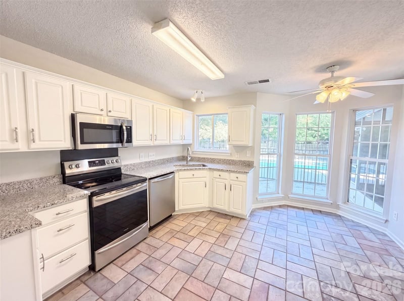 3016 Wyntree Ct, Matthews, NC 28104