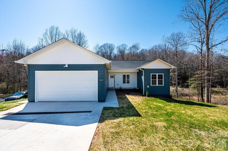 1314 39th Street Cir SW, Hickory, NC 28602