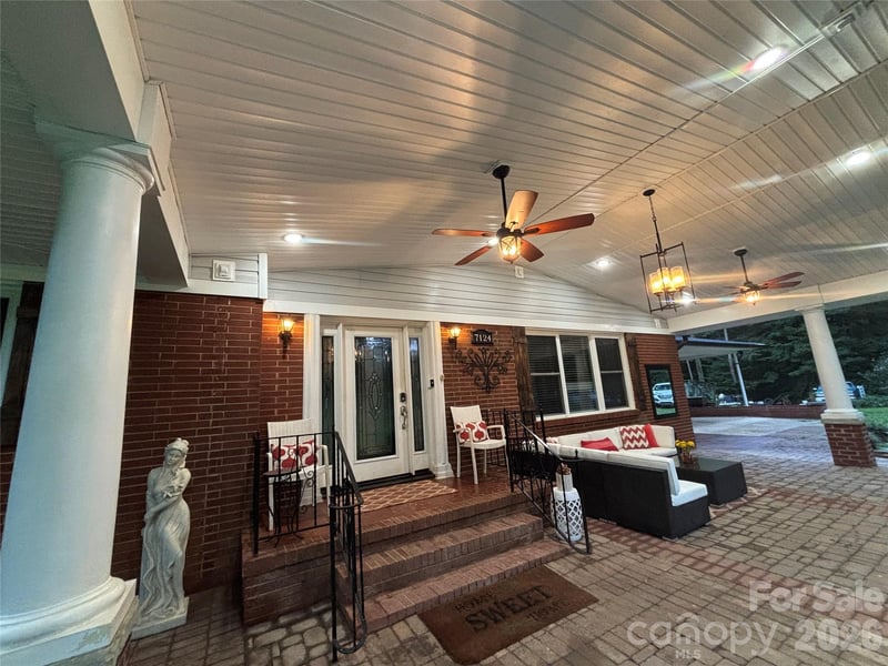 7124 Ridge Lane Rd, Charlotte, NC 28262