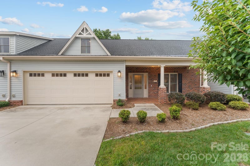823 Iris Ln, Newton, NC 28658