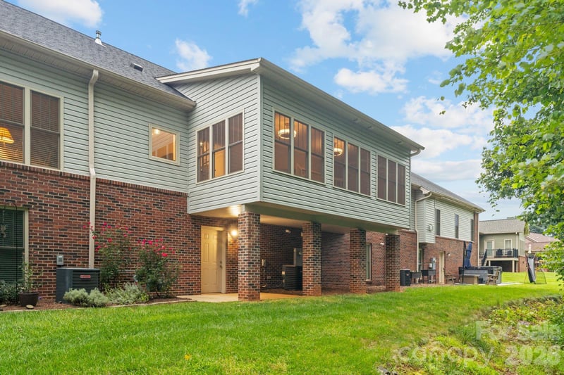 823 Iris Ln, Newton, NC 28658