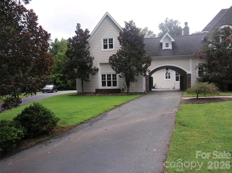 450 Greywalls Ln, Iron Station, NC 28080