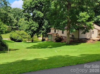 7224 Right Angle St, Sherrills Ford, NC 28673
