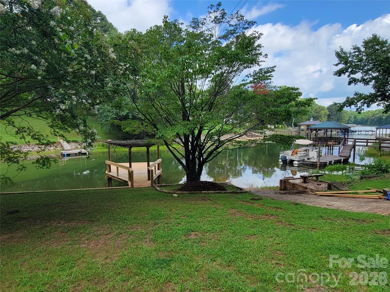 7224 Right Angle St, Sherrills Ford, NC 28673