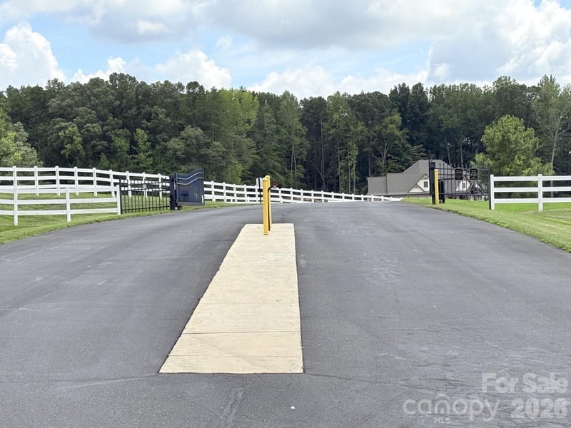 1400 Steeplechase Dr #31, Mount Pleasant, NC 28124