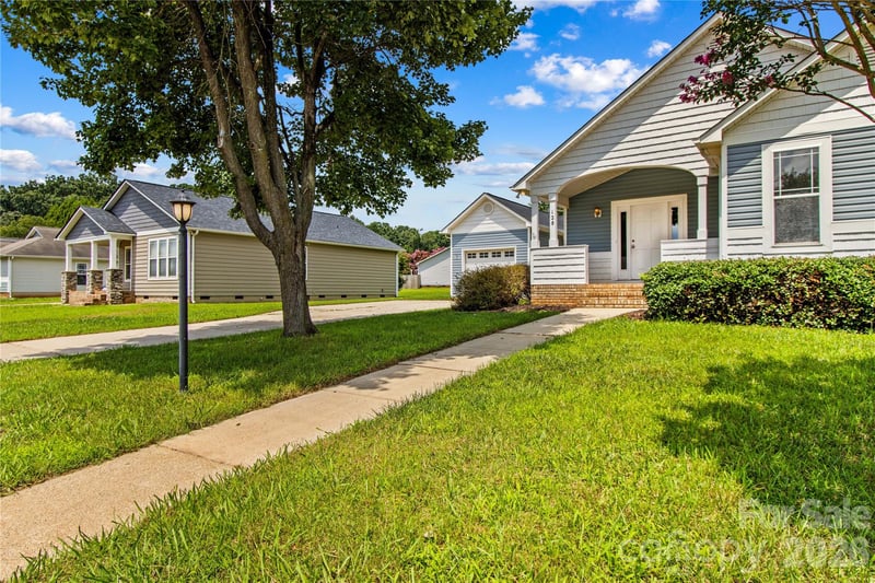128 Tarrington Dr, Statesville, NC 28625