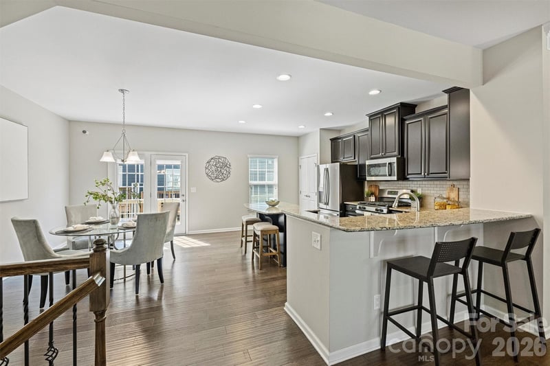 1317 Queen Lyon Ct, Charlotte, NC 28205