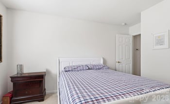 3387 Merchant Ln, Davidson, NC 28036