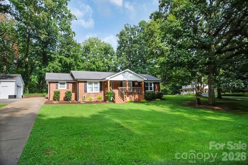 602 Holly Cir, Mount Holly, NC 28120