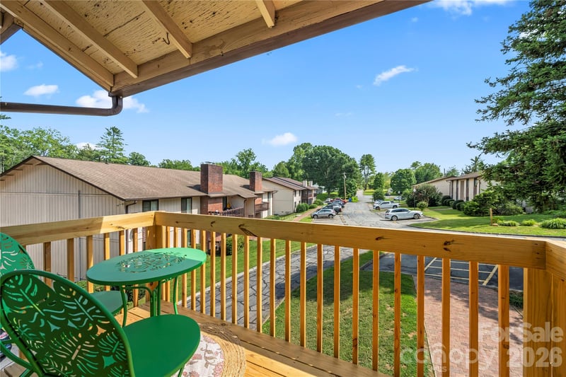 63 Shepard Sq #206, Brevard, NC 28712