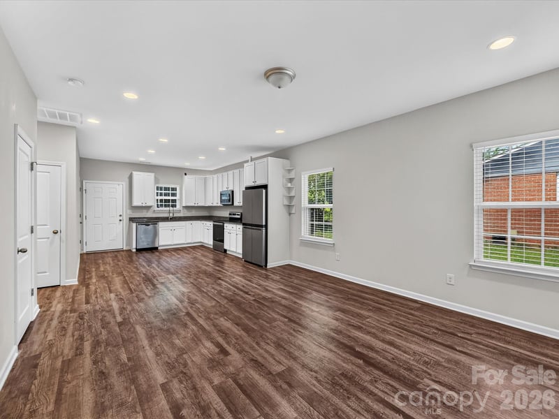 1231 Georgetown Dr, Charlotte, NC 28213