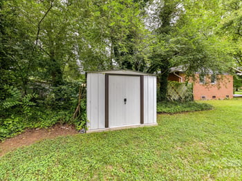 1231 Georgetown Dr, Charlotte, NC 28213