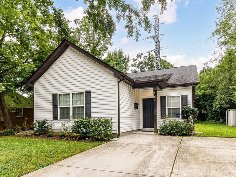 1231 Georgetown Dr, Charlotte, NC 28213