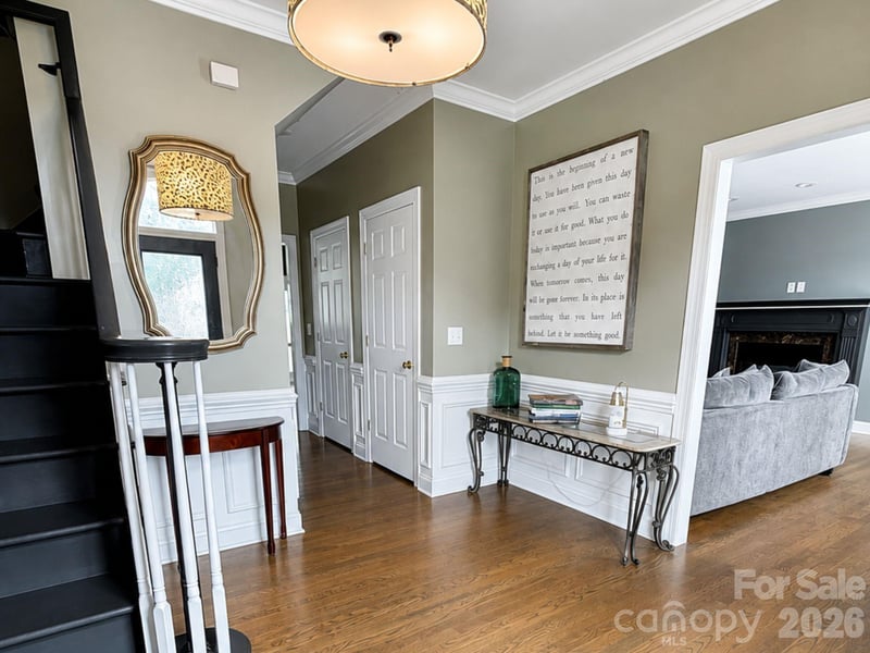 4215 3rd St, Hickory, NC 28601