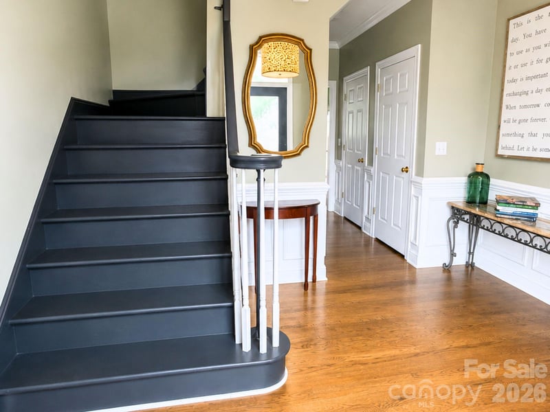 4215 3rd St, Hickory, NC 28601
