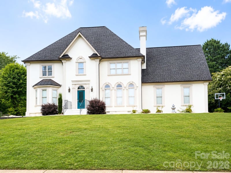 4215 3rd St, Hickory, NC 28601