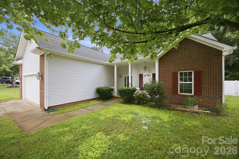 7632 Free Bird Ave, Charlotte, NC 28216
