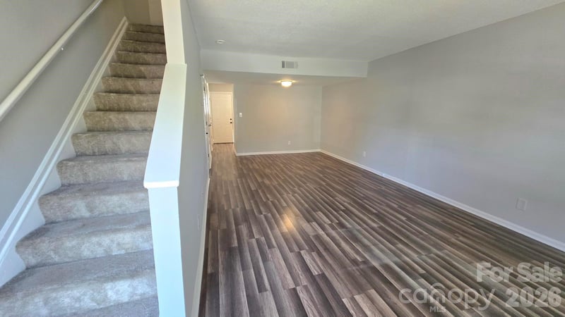 7906 Oak Meadow Ct, Charlotte, NC 28210