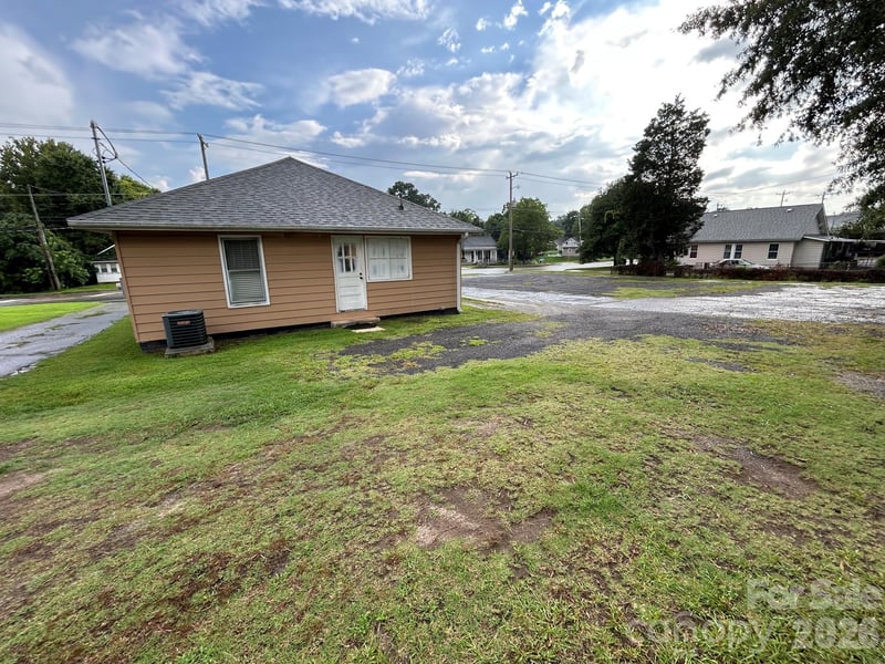 411 Jackson Park Rd, Kannapolis, NC 28083