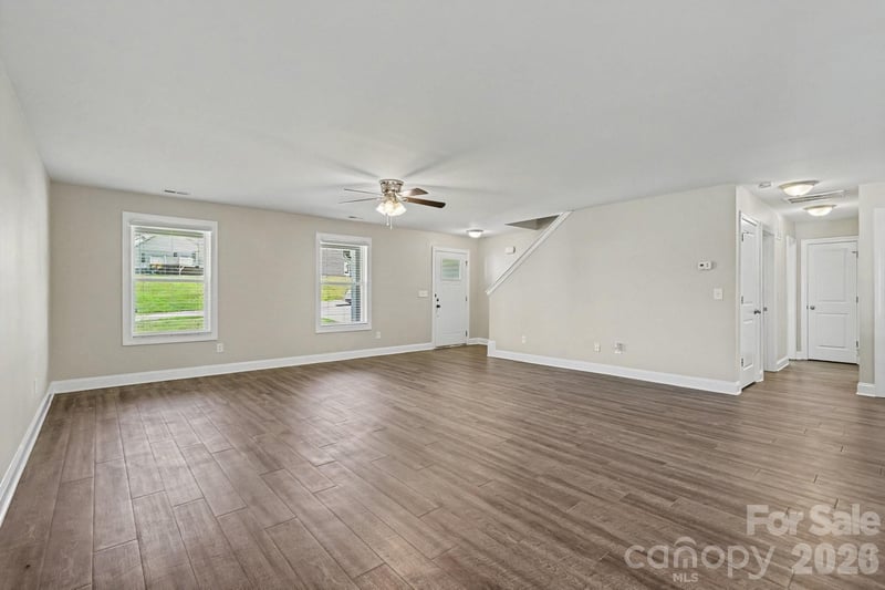 1548 Mayfair Dr, Conover, NC 28613