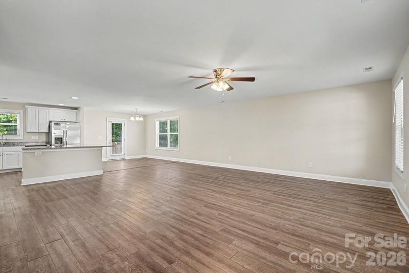 1548 Mayfair Dr, Conover, NC 28613