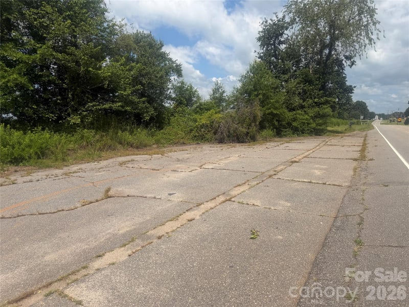 5621 Oxford School Rd, Claremont, NC 28610