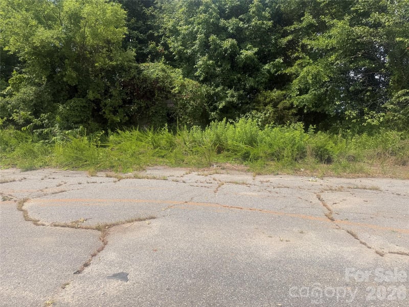 5621 Oxford School Rd, Claremont, NC 28610