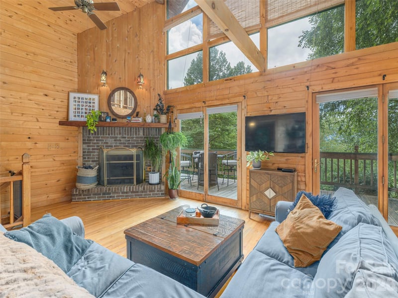 215 Hall Top Rd, Waynesville, NC 28786