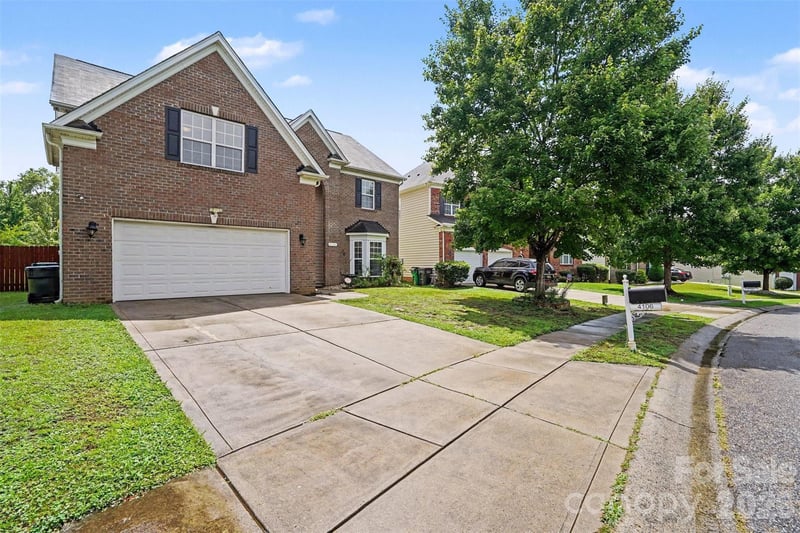 4106 Barclay Forest Dr, Charlotte, NC 28213