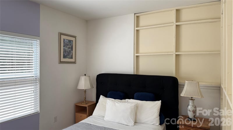 7736 Ponderosa Ln, Charlotte, NC 28215