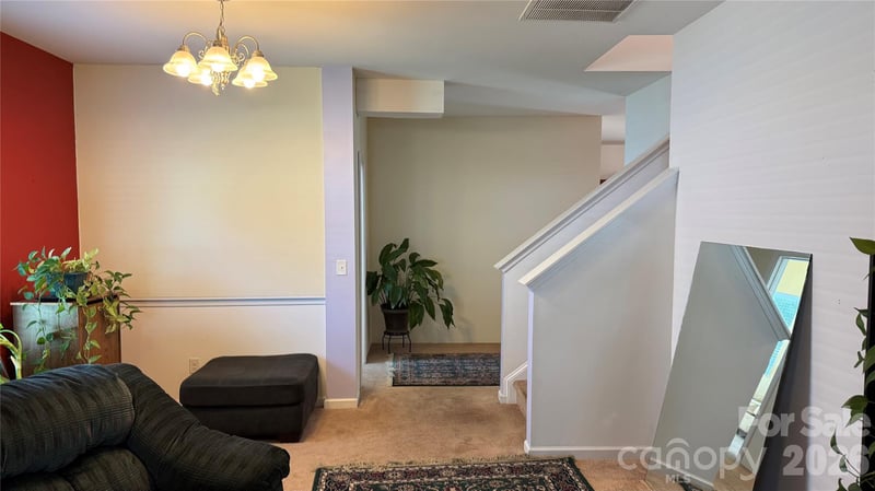 7736 Ponderosa Ln, Charlotte, NC 28215