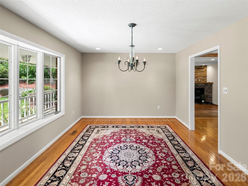 8 English Pl, Candler, NC 28715