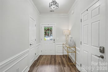 2447 Diplomat Ln, Charlotte, NC 28210