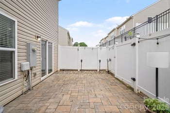 2447 Diplomat Ln, Charlotte, NC 28210